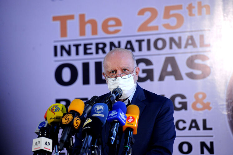 گفت‌وگوی وزیر نفت با خبرنگاران در حاشیه بیست‌وپنجمین نمایشگاه نفت