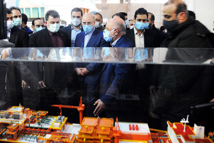 بازدید رئیس مجلس از بیست‌وپنجمین نمایشگاه نفت