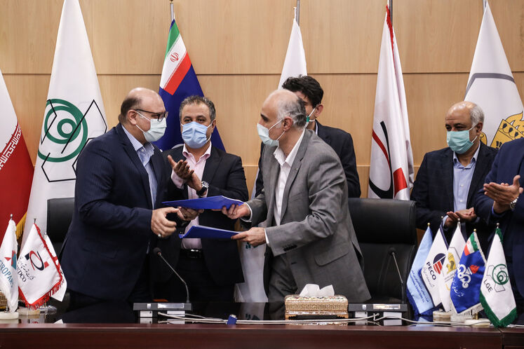 امضای قرار داد ساخت لوله‌های جداری بین پیمانکاران ایرانی با لوله گستر اسفراین