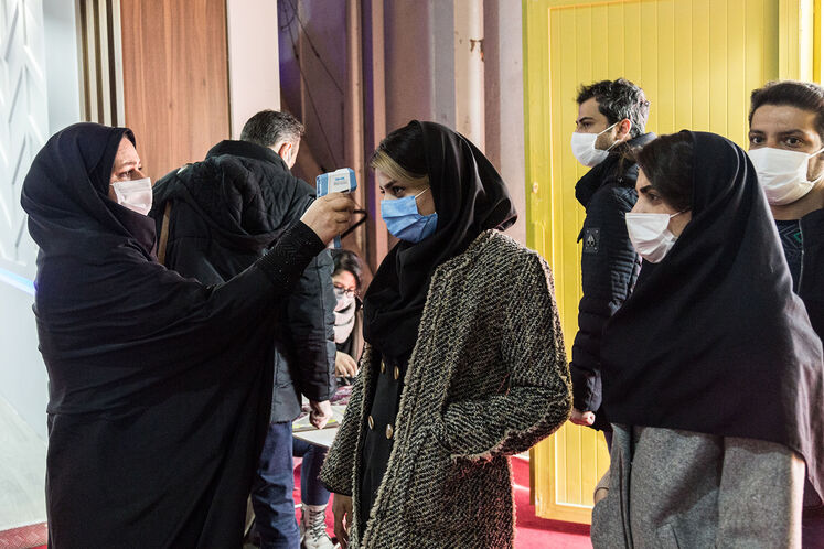 رعایت کامل پروتکل‌های بهداشتی و فاصله‌گذاری اجتماعی در بیست‌و‌پنجمین نمایشگاه بین‌المللی نفت ایران