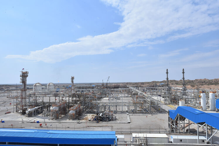 میدان نفتی آذر در بلوک اکتشافی اناران در استان ایلام