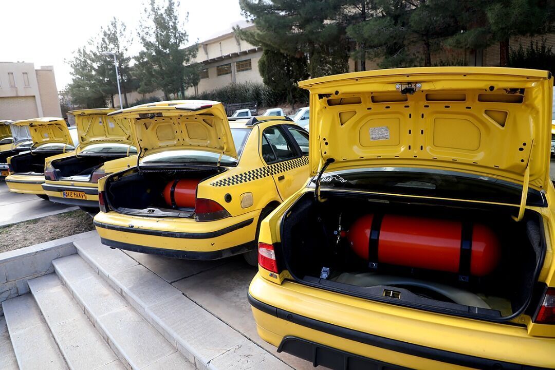 ۴۵۰۰ دستگاه خودرو عمومی در منطقه همدان گازسوز شد