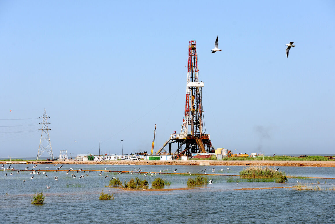 ۴۶ سال صنعت نفت از نگاه مدیران؛ دستاوردها، چالشها/۲ ۴۶ سال صنعت نفت از نگاه مدیران؛ دستاوردها، چالشها/۲