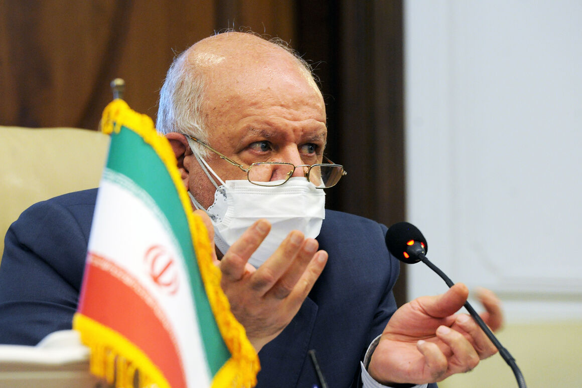 زنگنه: حرفهایی که درباره ناکارآمدی دولت میگویند بیانصافی است  زنگنه: حرفهایی که درباره ناکارآمدی دولت میگویند بیانصافی است