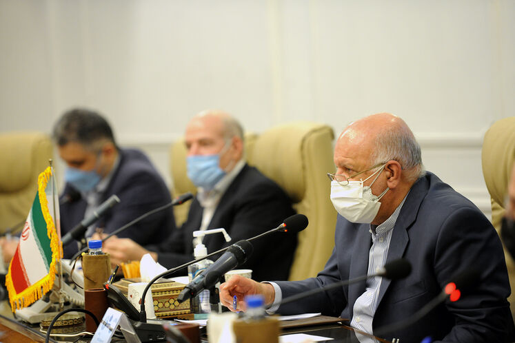 دیدار بیژن زنگنه، وزیر نفت و شاهین مصطفییف، معاون نخستوزیر آذربایجان