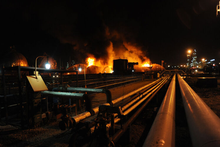 حادثه آتش‌سوزی مخازن ضایعات نفتی پالایشگاه تهران