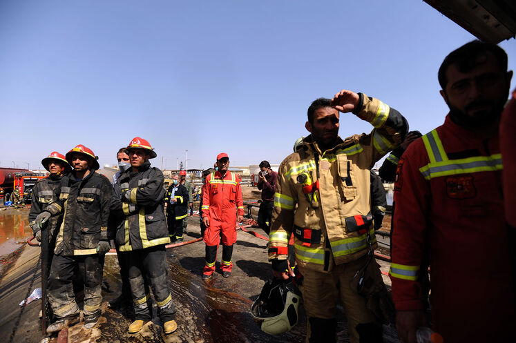 روز دوم عملیات خاموش کردن آتش‌ مخازن پالایشگاه تهران