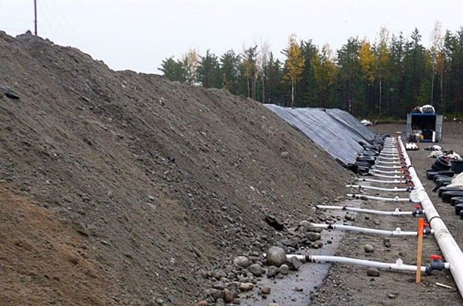 پاکسازی ۲۰ هزار تن خاک آلوده در مرکز انتقال نفت گندمکار آغاز شد
