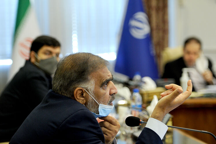 فریدون حسنوند، رئیس کمیسیون انرژی مجلس در هفدهمین نشست هیئت عالی نظارت بر منابع نفتی