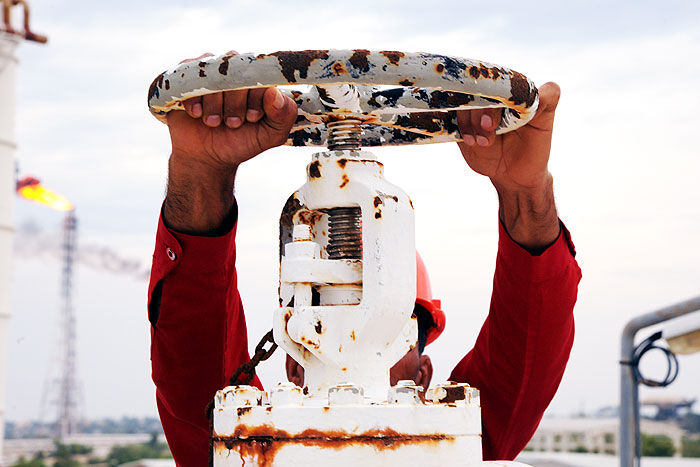 Iran Petroleum Industry Book Review Iran Petroleum Industry Book Review