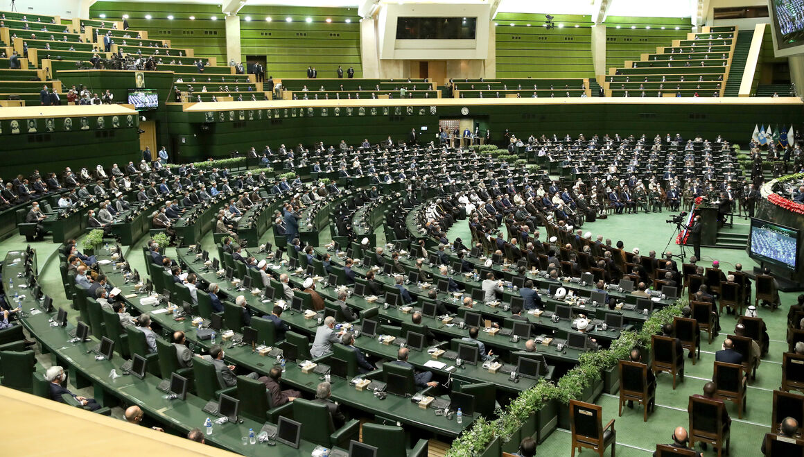 نشست  مجلس برای بررسی سوابق وزیر پیشنهادی نفت غیرعلنی شد