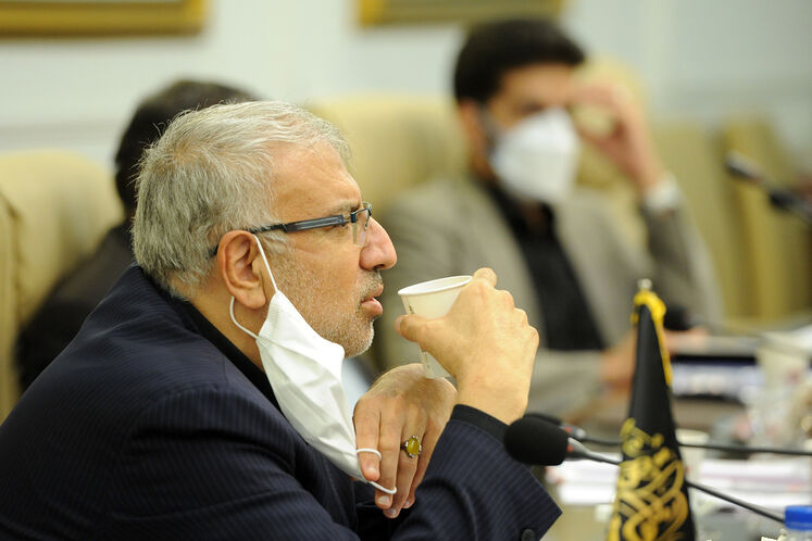 نخستین نشست جواد اوجی، وزیر نفت با شورای معاونان وزارت نفت