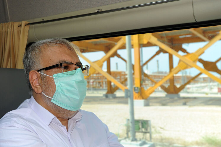 روز دوم سفر جواد اوجی، وزیر نفت به عسلویه