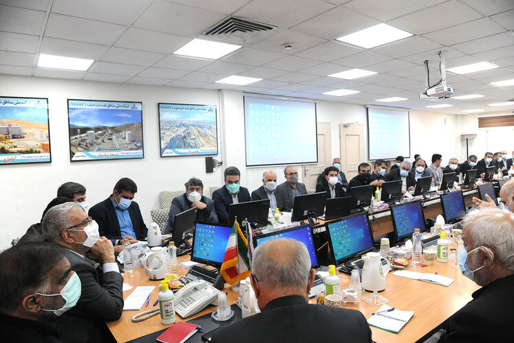 نشست وزیر نفت با مسئولان و مدیران ارشد صنعت نفت در خوزستان