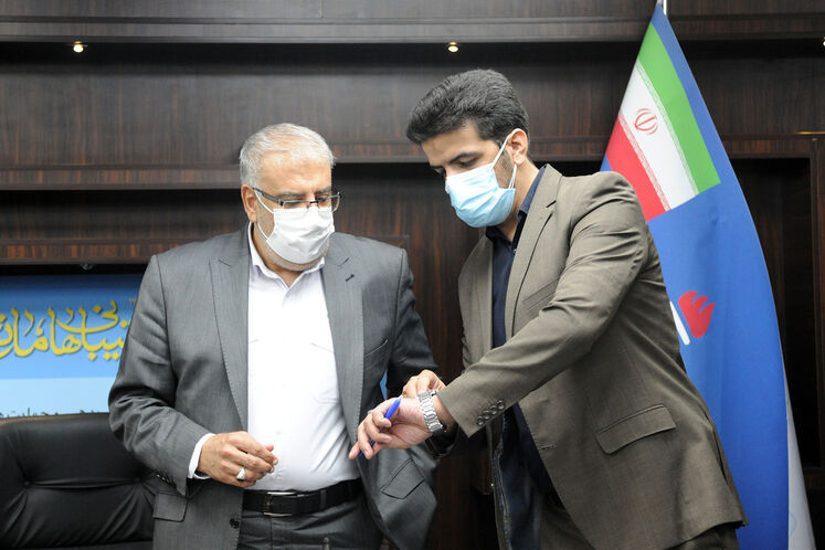 پیام کهتری انور، مشاور و مدیرکل دفتر وزارتی وزیر نفت و جواد اوجی، وزیر نفت