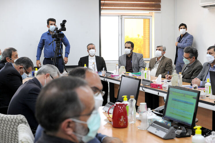 نشست وزیر نفت با مسئولان و مدیران ارشد صنعت نفت در خوزستان