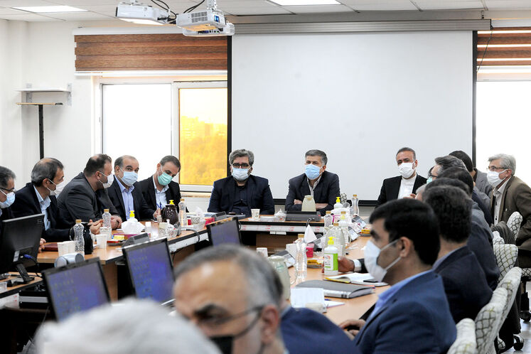 نشست وزیر نفت با مسئولان و مدیران ارشد صنعت نفت در خوزستان