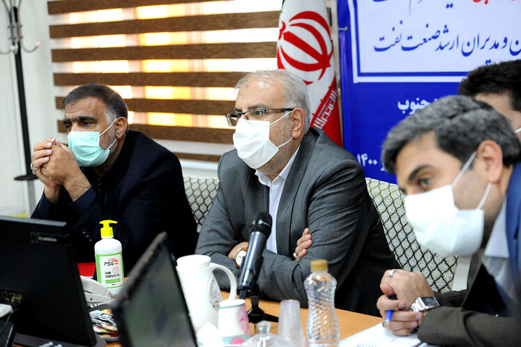 نشست وزیر نفت با مسئولان و مدیران ارشد صنعت نفت در خوزستان