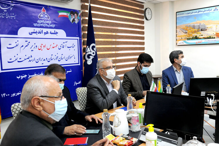 نشست وزیر نفت با مسئولان و مدیران ارشد صنعت نفت در خوزستان