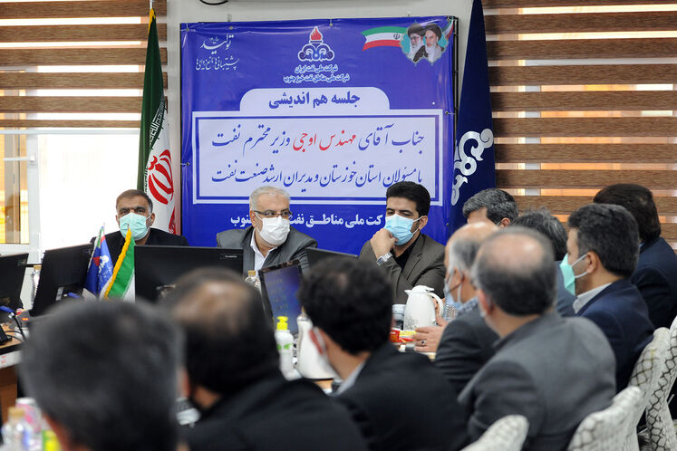 نشست وزیر نفت با مسئولان و مدیران ارشد صنعت نفت در خوزستان