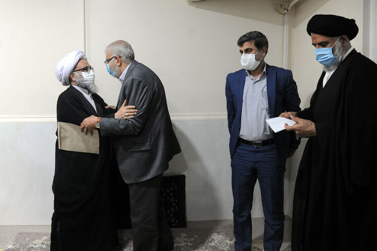 دیدار وزیر نفت با آیت‌الله عبدالکریم فرحانی، نماینده مردم خوزستان در مجلس خبرگان رهبری