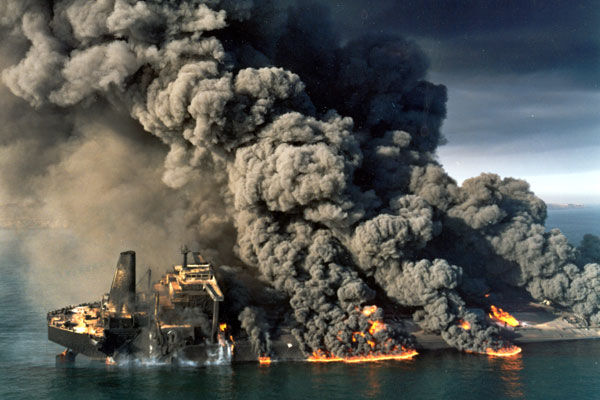 داغ قطع یک روز صادرات نفت بر دل دشمن ماند