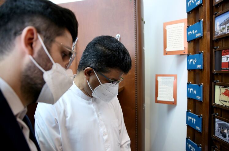 بازدید وزیر انرژی سریلانکا از موزه پمپ‌بنزین دروازه دولت