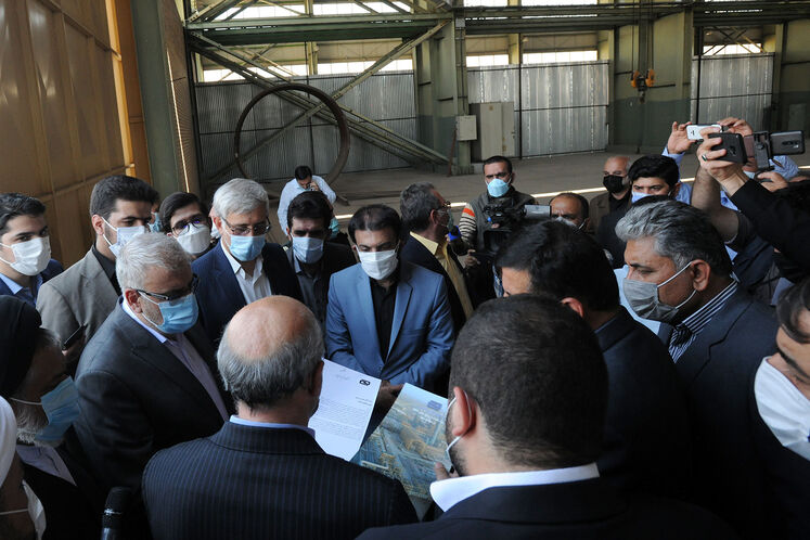 بازدید جواد اوجی، وزیر نفت از طرح در حال اجرای پتروشیمی گچساران