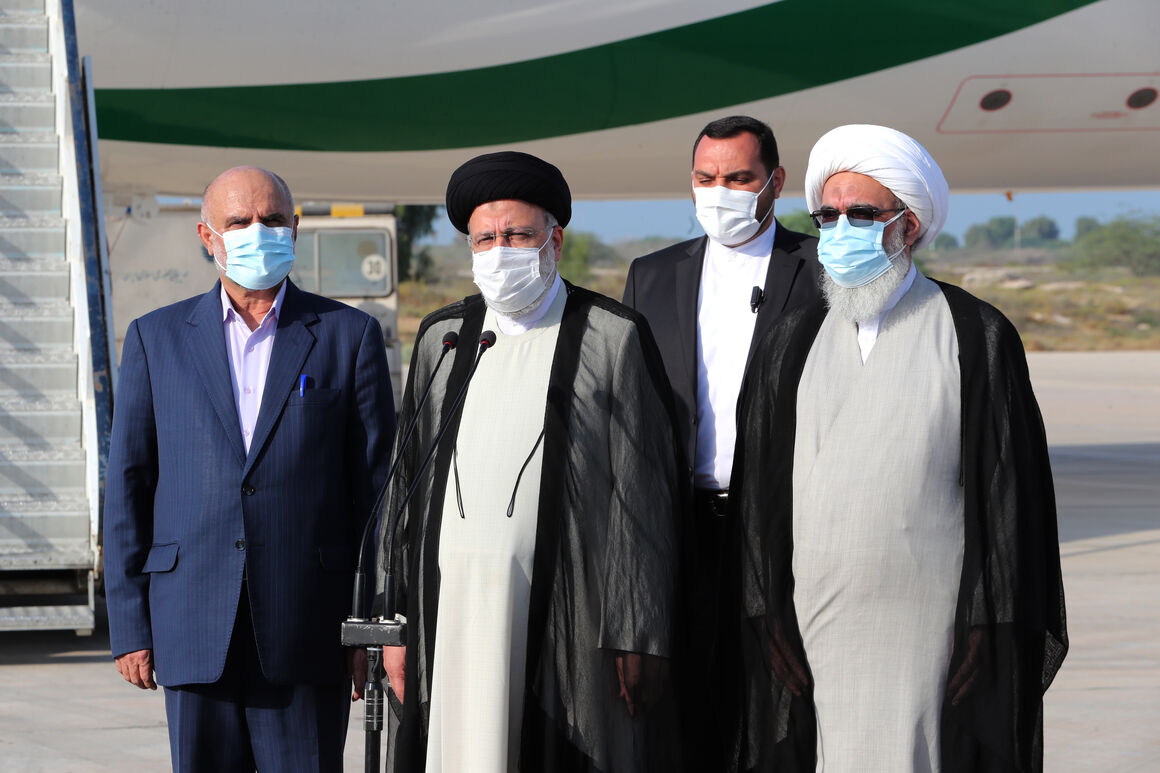 ضرورت توسعه صنعت نفت، گاز و پتروشیمی در استان بوشهر