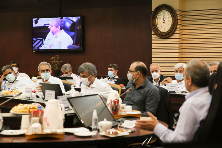 مجید چگنی، مدیرعامل شرکت ملی گاز ایران در جمع مدیران و مسئولان ارشد مجتمع گاز پارس جنوبی
