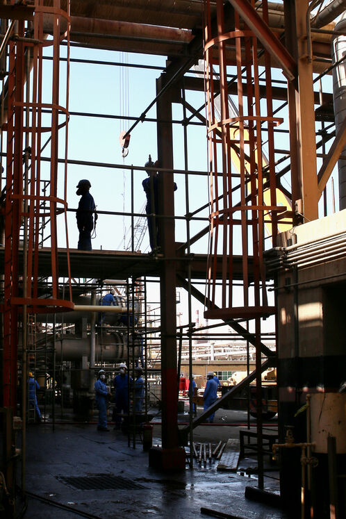 تعمیرات اساسی واحد کاتالیستی شماره ۲ در پالایشگاه اصفهان