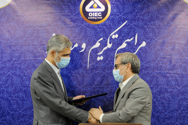 آیین تودیع و معارفه مدیران عامل پیشین و جدید اویک