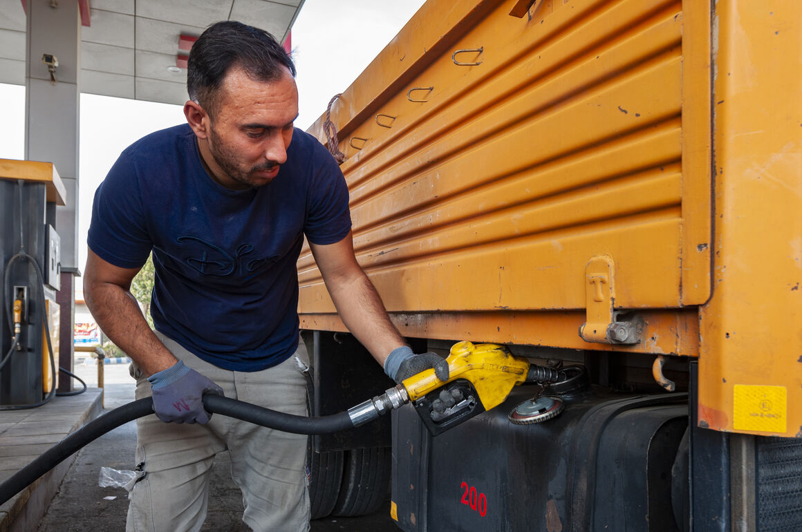 پایداری سوخترسانی به جایگاههای مناطق سیلزده فارس پایداری سوخترسانی به جایگاههای مناطق سیلزده فارس