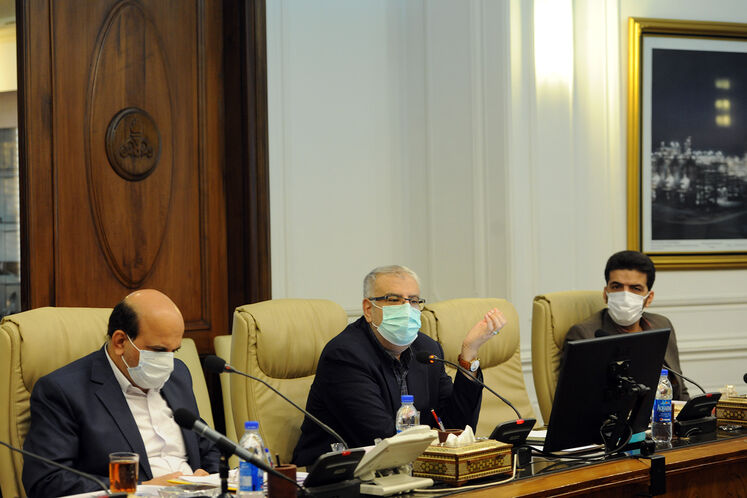 دومین جلسه کارگروه سوخت زمستانی با حضور جواد اوجی وزیر نفت