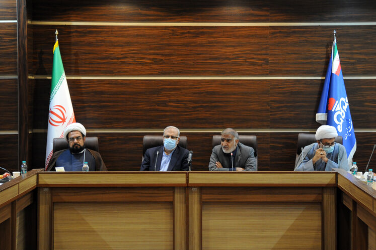 نشست جواد اوجی، وزیر نفت و معاونانش با رئیس و اعضای کمیسیون انرژی مجلس شورای اسلامی