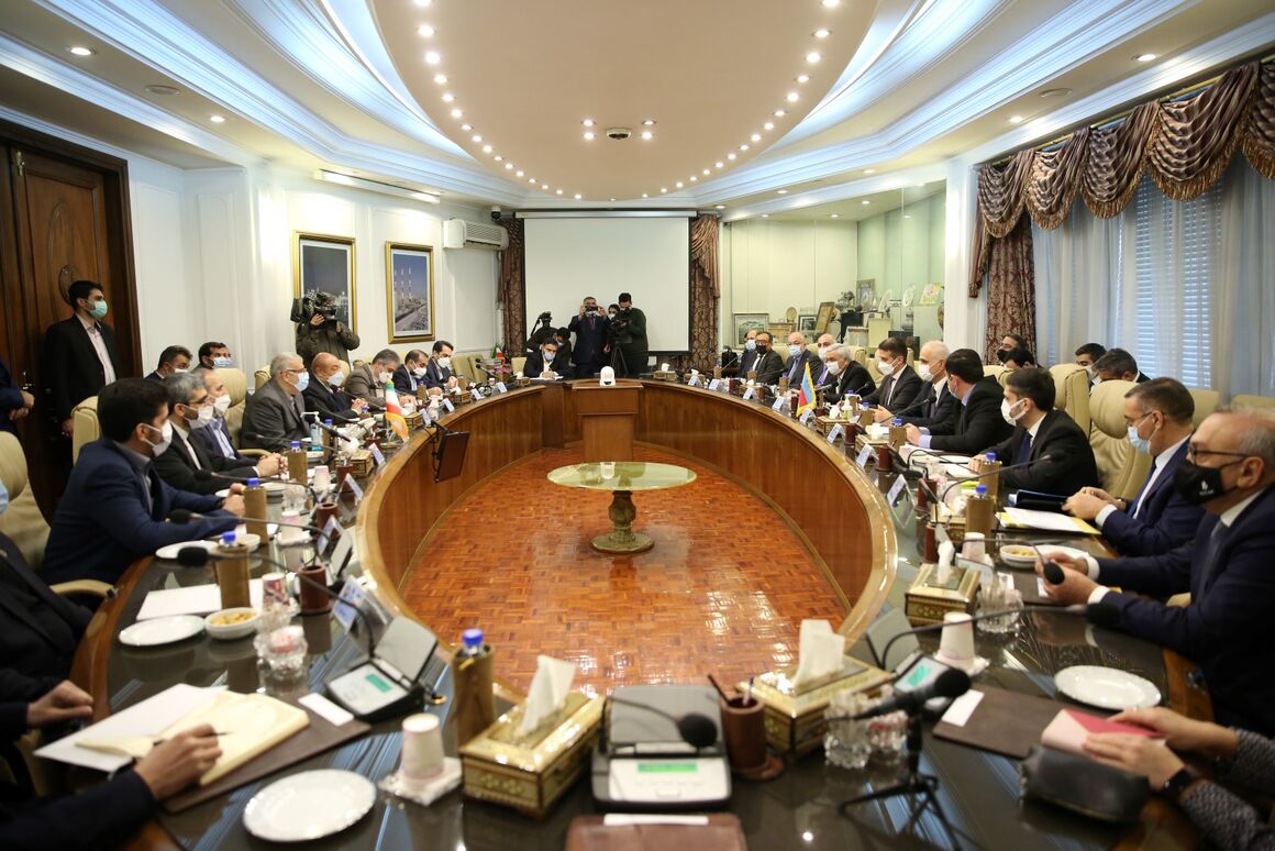 دیدار وزیر نفت ایران و معاون نخست‌وزیر جمهوری آذربایجان