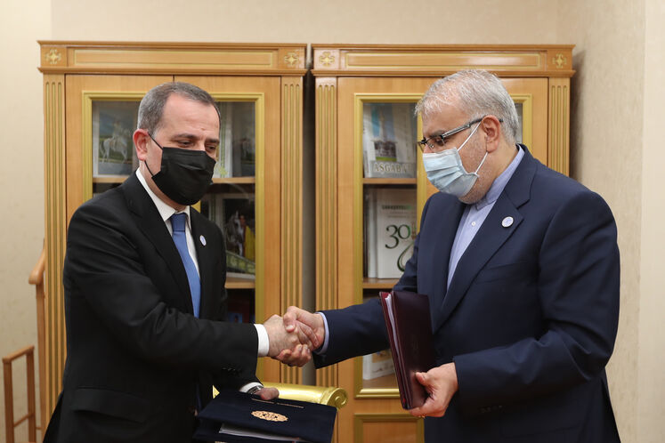 امضای قرارداد سه‌جانبه سوآپ گاز میان ایران، ترکمنستان و آذربایجان