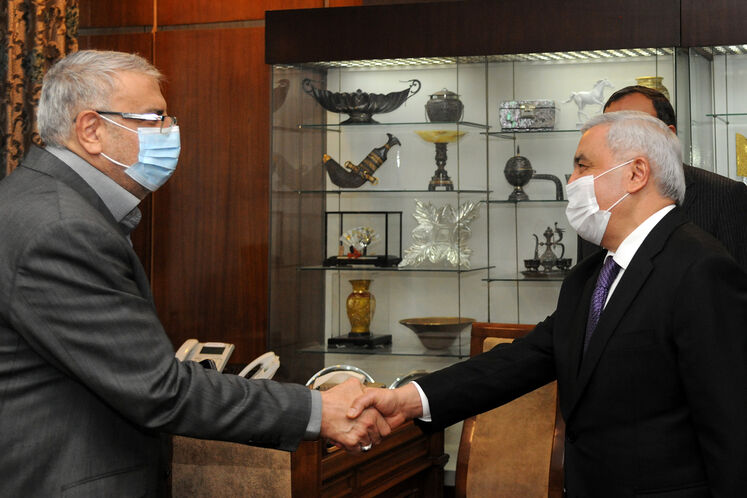رونق عبدالله‌یف، مدیرعامل شرکت ملی نفت آذربایجان (سوکار) و جواد اوجی، وزیر نفت