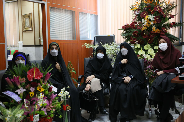 بازدید مشاور وزیر نفت در امور زنان وزارت نفت از بیمارستان صنعت نفت تهران