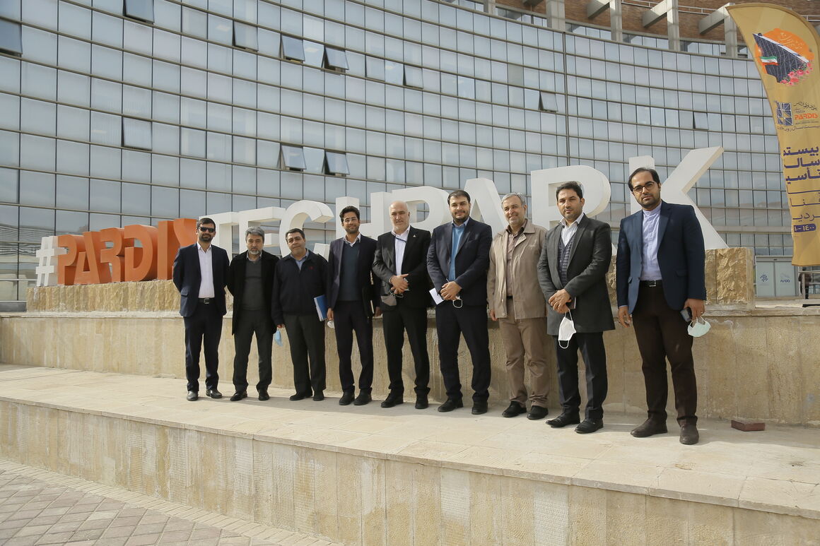 بازدید مدیرعامل پالایشگاه تهران از پارک علم و فناوری پردیس