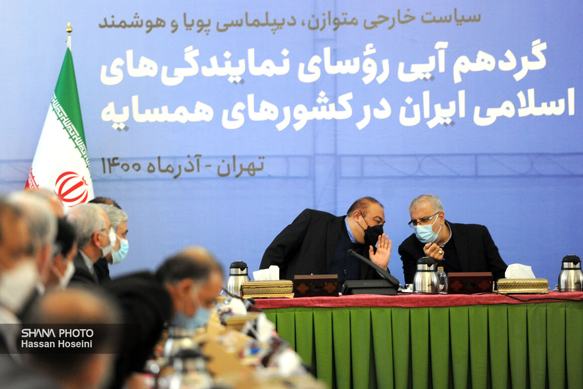 حضور وزیر نفت در گردهمایی رؤسای نمایندگی‌های ایران در کشورهای همسایه
