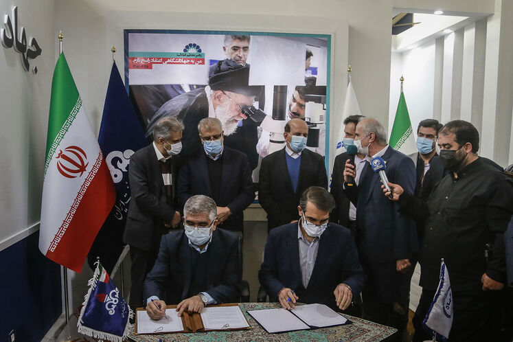 امضای چهار تفاهم‌نامه و قرارداد میان شرکت‌های تابع شرکت ملی نفت ایران و جهاد دانشگاهی