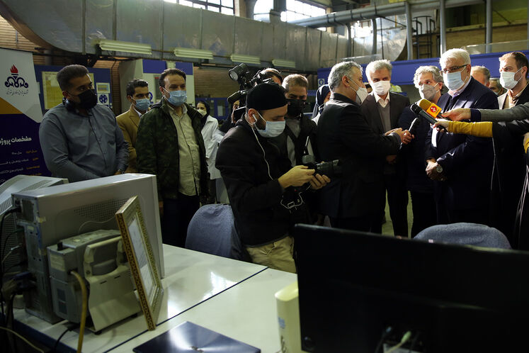 حضور جواد اوجی، وزیر نفت در پژوهشگاه پلیمر شرکت پژوهش و فناوری پتروشیمی در تهران