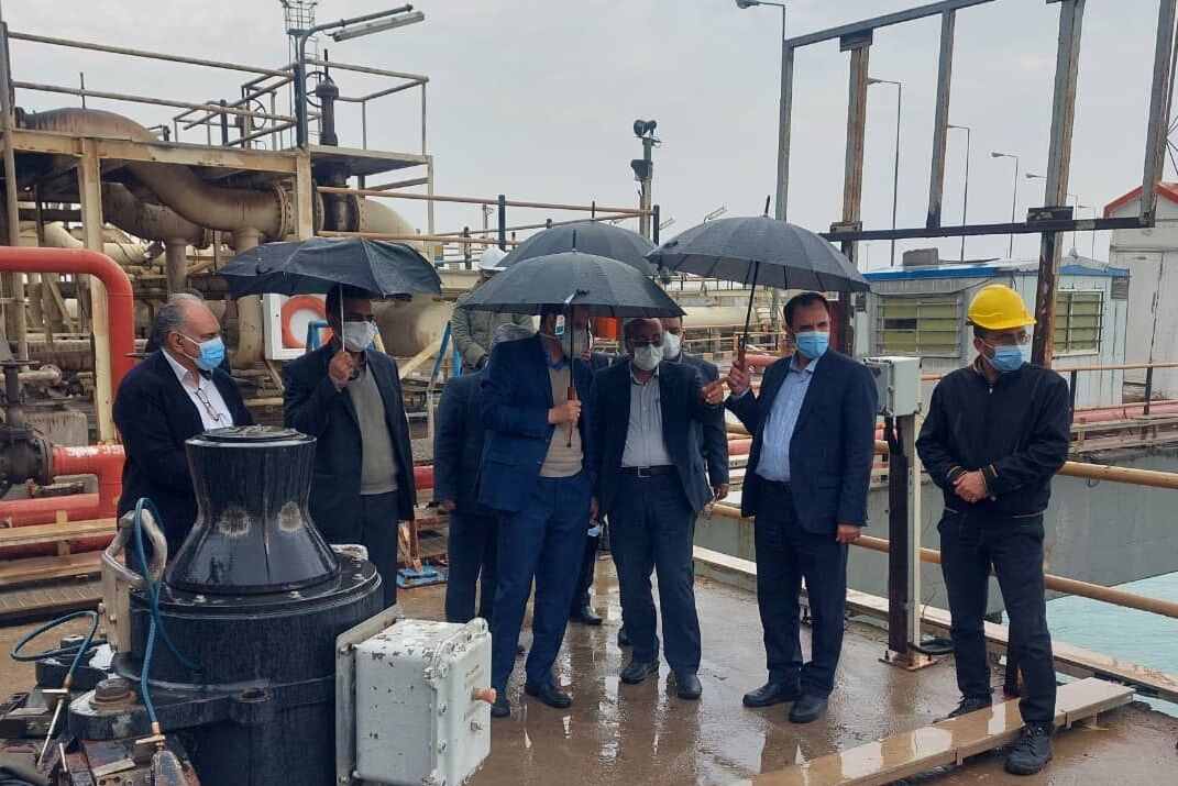 بازدید معاون وزیر نفت از تأسیسات شرکت ملی پخش فرآوردههای نفتی آبادان و بندر صادراتی ماهشهر بازدید معاون وزیر نفت از تأسیسات شرکت ملی پخش فرآوردههای نفتی آبادان و بندر صادراتی ماهشهر