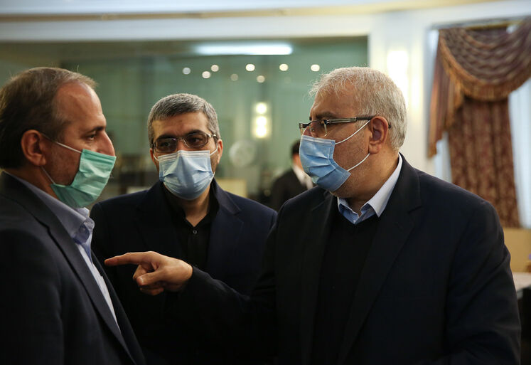 جواد اوجی، وزیر نفت و مجید چگنی معاون وزیر نفت در امور گاز 