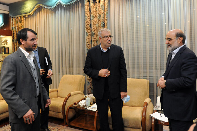 نشست وزیر نفت با مدیرعامل شرکت صنایع پتروشیمی خلیج فارس