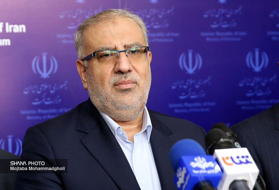 ساخت پتروپالایشگاه ۳۰۰ هزار بشکهای شهید سلیمانی امسال آغاز میشود ساخت پتروپالایشگاه ۳۰۰ هزار بشکهای شهید سلیمانی امسال آغاز میشود