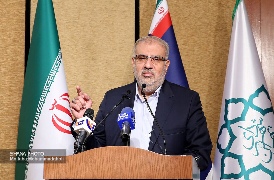 هشدار وزیر نفت درباره نزدیک شدن مصرف روزانه بنزین به ظرفیت پالایش کشور/ سالانه ۸۰ میلیارد دلار یارانه سوخت در کشور پرداخت میشود هشدار وزیر نفت درباره نزدیک شدن مصرف روزانه بنزین به ظرفیت پالایش کشور/ سالانه ۸۰ میلیارد دلار یارانه سوخت در کشور پرداخت میشود