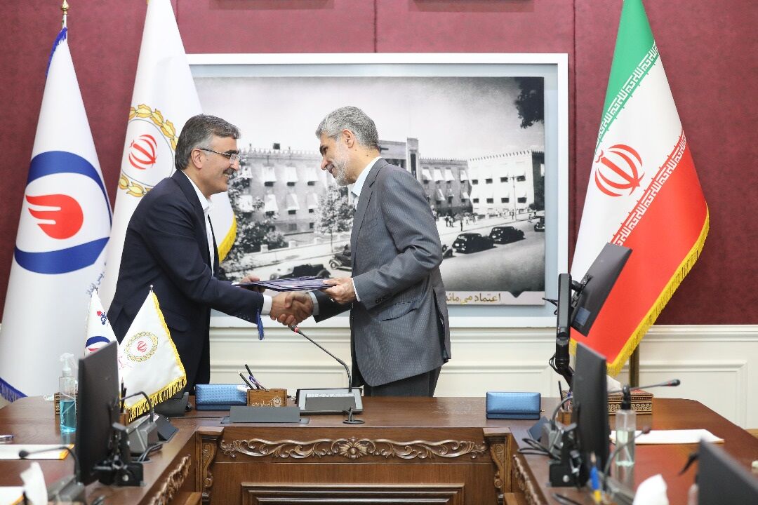 صندوق‌های بازنشستگی صنعت نفت و بانک ملی ایران تفاهم‌نامه همکاری امضا کردند