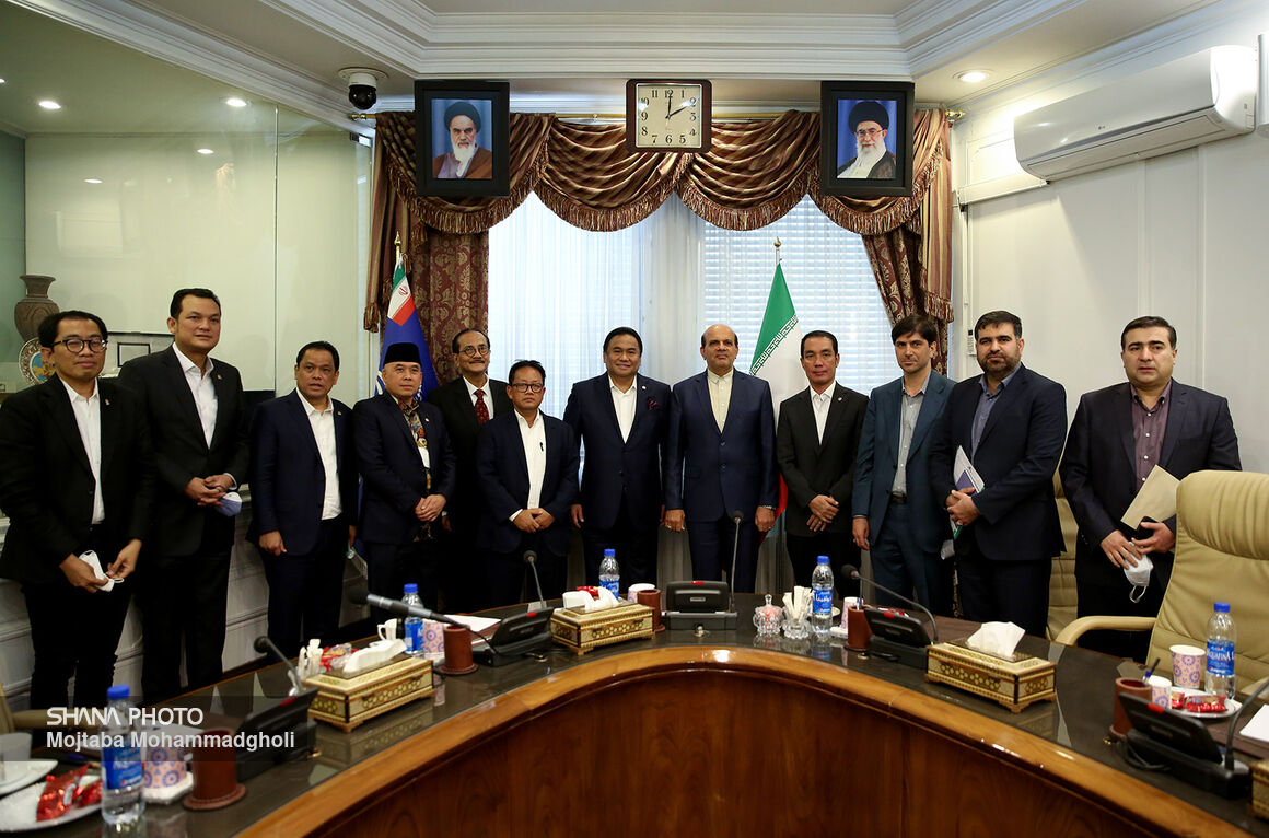 NIOC CEO Meets with Vice President of Indonesian Parliament